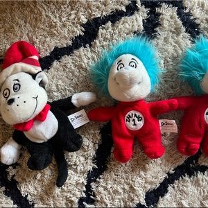 LIKE NEW Dr. Seuss- The Cat in the Hat finger puppets.
